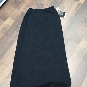 Valerie Stevens Classic Black Merino Wool Pencil Skirt Sz Sm NWT